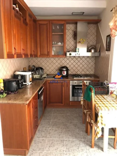 Tirane, shitet apartament Dublex Kati 5, 235 m² 400.000 € 