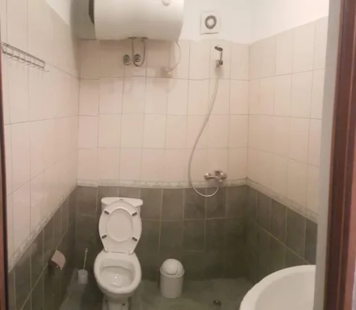 Tirane, jepet me qera apartament 1+1 Kati 6, 60 m² 360 € (Pallatet Cabej Misto Mame)