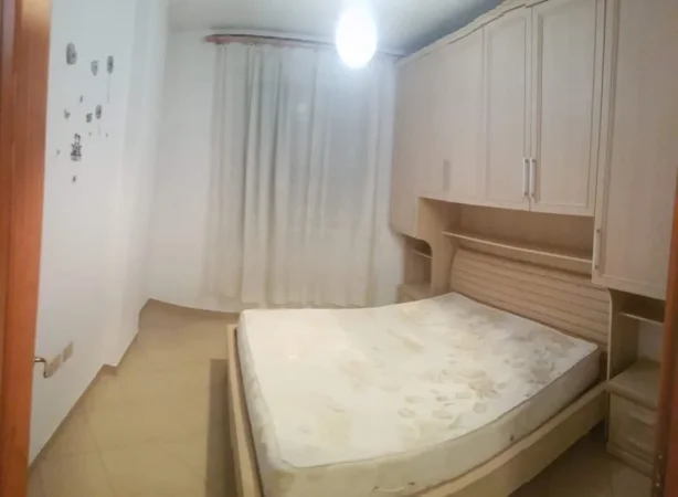 Tirane, jepet me qera apartament 1+1 Kati 6, 60 m² 360 € (Pallatet Cabej Misto Mame)