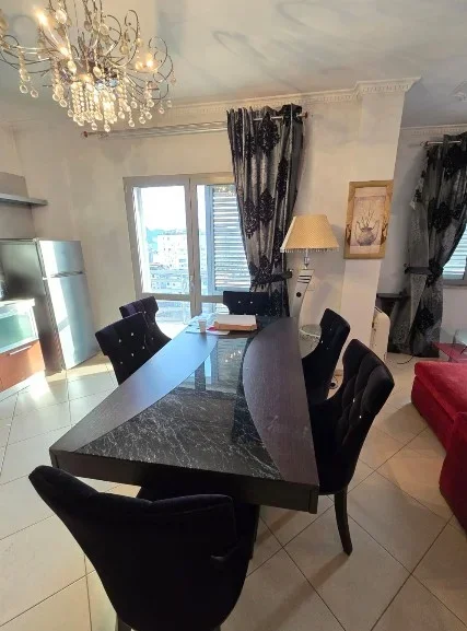 Tirane, jepet me qera apartament 2+1 , 116 m² 600 € 