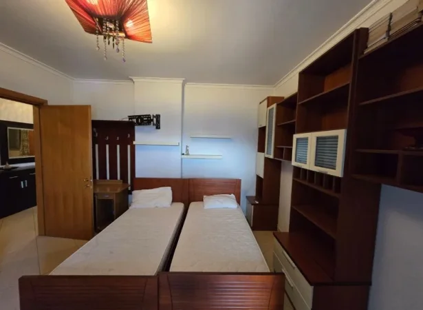 Tirane, jepet me qera apartament 2+1 , 116 m² 600 € 