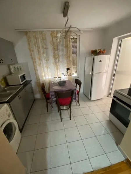 Tirane, jepet me qera apartament 2+1 Kati 2, 78 m² 500 € (21 DHJETORI)