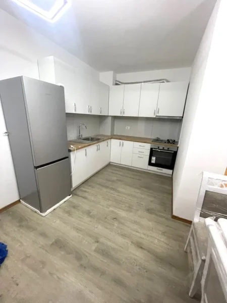 Jepet me Qera Apartament 3+1+2 ne 5 Maji,  500 €URO