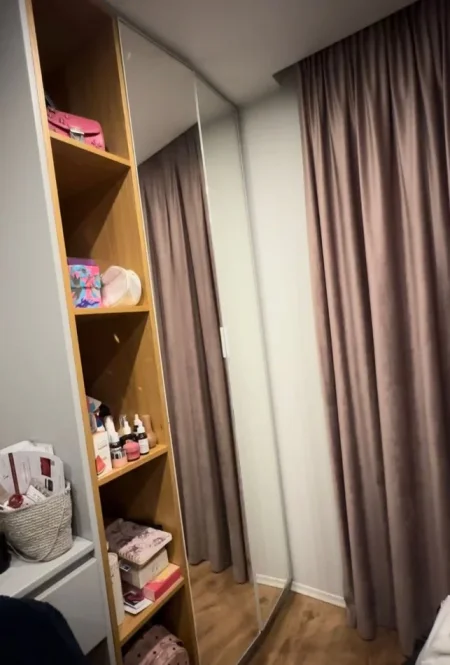 Tirane, jepet me qera apartament 1+1 Kati 3, 550 € (Unaze , buze rruge)