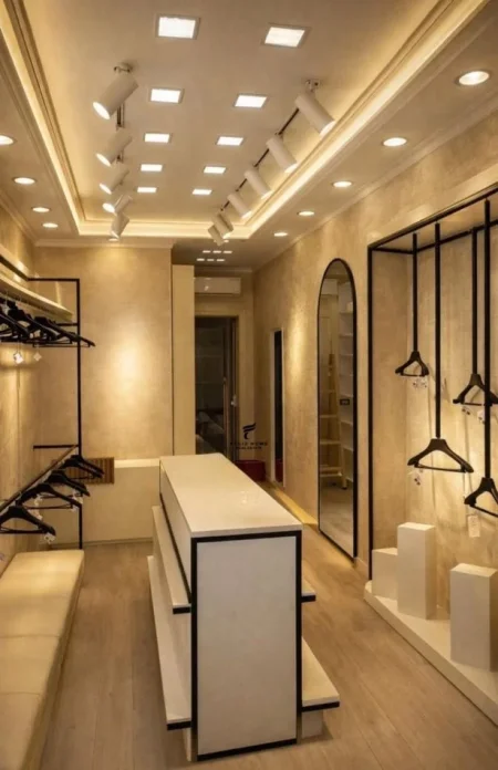 Tirane, shitet dyqan Kati 0, 27 m² 355.000 € (21 DHJETORI)