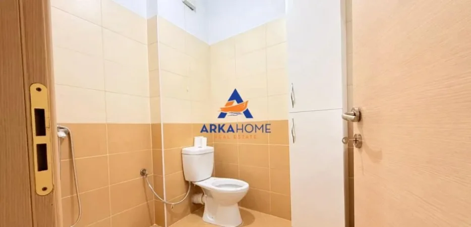 Tirane, jepet me qera apartament 2+1+Ballkon Kati 7, 95 m² 650 € 