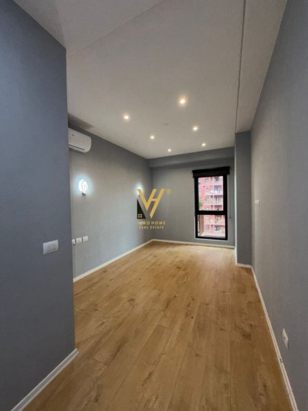 Tirane, jepet me qera zyre Kati 4, 100 m² 1.200 € (RRUGA E KAVAJES)