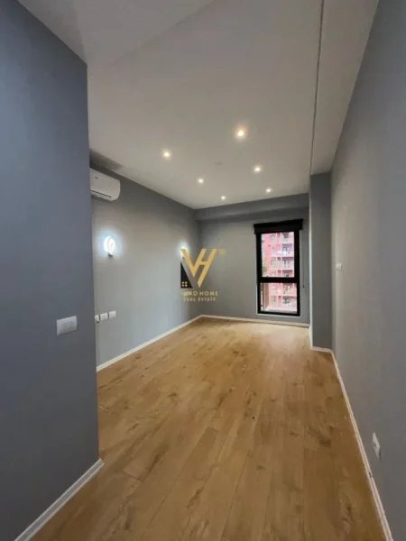 Tirane, jepet me qera zyre Kati 4, 100 m² 1.200 € (RRUGA E KAVAJES)