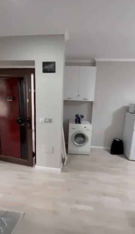Tirane, jepet me qera apartament 2+1 Kati 3, 80 m² 450 € (Laprake prane Pizzeri Class ,rruga Lord Bajroni)