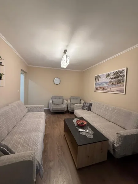 Tirane, jepet me qera apartament 2+1 Kati 3, 93 m² (Myslym Shyr)