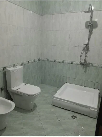 Tirane, jepet me qera apartament 2+1+Ballkon Kati 8, 90 m² 500 € (YZBERISHT)