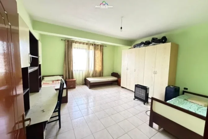 Tirane, jepet me qera apartament 2+1 Kati 6, 122 m² 420 € (Rruga 5 Maj)
