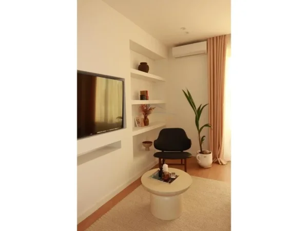 Tirane, jepet me qera apartament 1+1 Kati 7, 60 m² 800 € (Myslym Shyr)