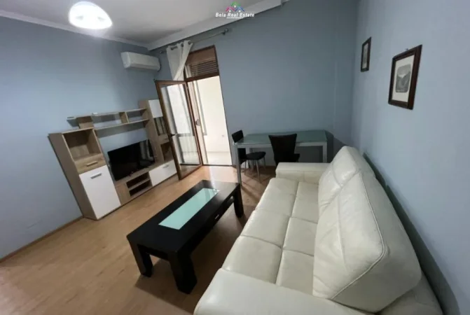 Tirane, jepet me qera Vile 1+1+Ballkon Kati 2, 60 m² 520 € (ALI DEMI)