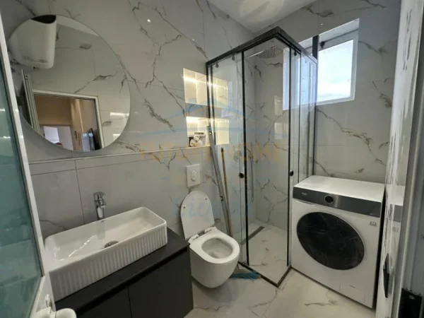 Tirane, jepet me qera Garzoniere Kati 10, 27 m² 600 € (Sheshi Willson)