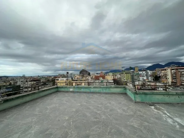 Tirane, jepet me qera Garzoniere Kati 10, 27 m² 600 € (Sheshi Willson)