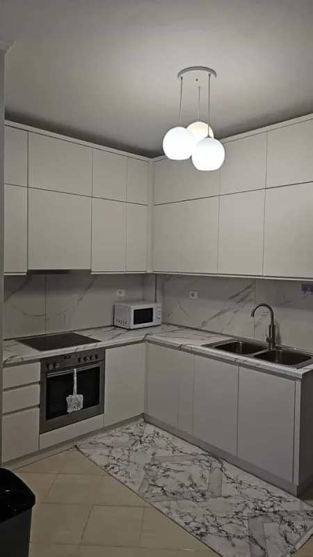Tirane, jepet me qera apartament 2+1 Kati 2, 100 m² 600 € (Rruga Rrapo Hekali)
