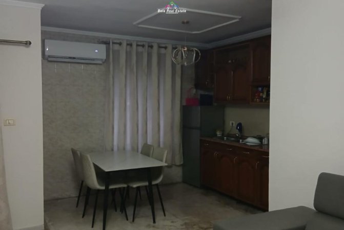 Tirane, jepet me qera apartament 2+1 Kati 1, 76 m² 520 € (Rruga Lord Bajroni)