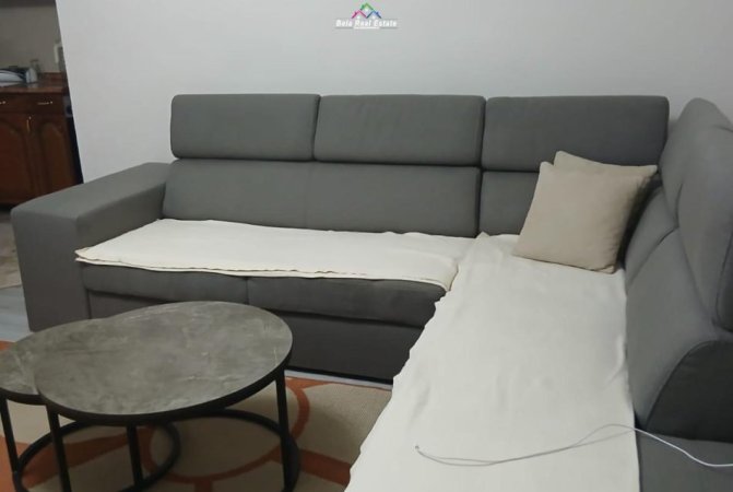 Tirane, jepet me qera apartament 2+1 Kati 1, 76 m² 520 € (Rruga Lord Bajroni)
