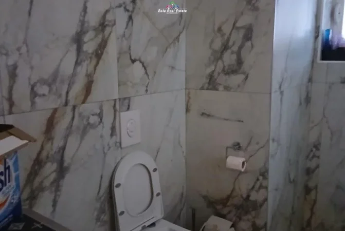 Tirane, jepet me qera apartament 2+1 Kati 1, 76 m² 520 € (Rruga Lord Bajroni)