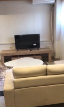 Tirane, jepet me qera apartament duplex 1+1 Kati 1, 70 m² 650 € (Selvia)