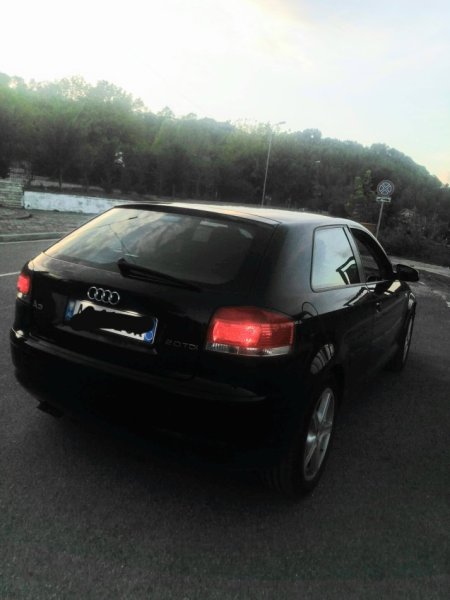 Tirane, shes makine Audi A3 Nafte, blu e errët manuale Kondicioner 300.000 km 3200 €
