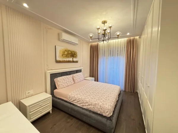 Tirane, jepet me qera apartament 2+1+Ballkon Kati 3, 111 m² 1.000 €