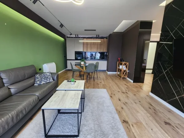 ME QIRA; Super apartament  2+1+2 wc+ 1 Poste parkimi (📍Parku Olimpike - Kompleksi Dinamo )  || 105 m2  1300 €/Muaj || ( përfshirë dhe parkimin)