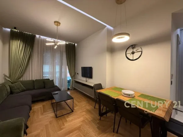 Tirane, jepet me qera apartament 1+1+Ballkon Kati 2, 72 m² (DELIJORGJ)