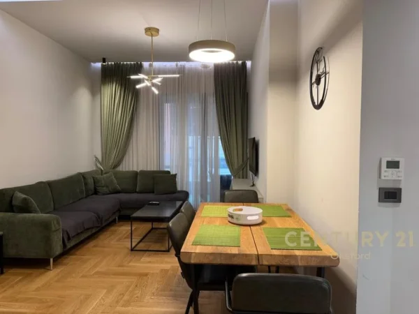 Tirane, jepet me qera apartament 1+1+Ballkon Kati 2, 72 m² (DELIJORGJ)