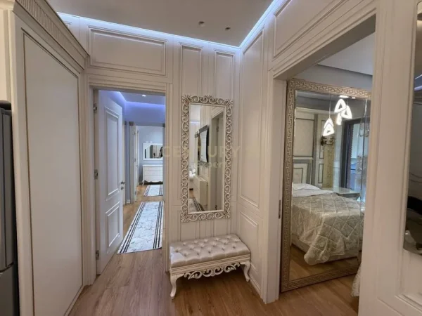 Tirane, jepet me qera apartament 3+1+Ballkon Kati 7, 145 m² (DELIOXH)