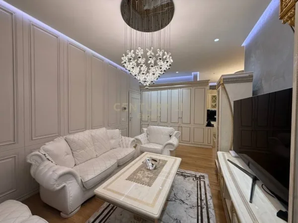 Tirane, jepet me qera apartament 3+1+Ballkon Kati 7, 145 m² (DELIOXH)