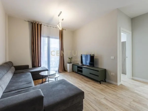 Tirane, jepet me qera apartament 1+1+Ballkon Kati 3, 80 m² 