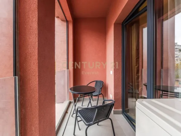 Tirane, jepet me qera apartament 1+1+Ballkon Kati 3, 80 m² 