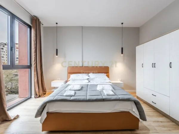 Tirane, jepet me qera apartament 1+1+Ballkon Kati 3, 80 m² 