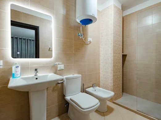 Tirane, jepet me qera apartament 2+1 Kati 3, 106 m² 750 € (Rruga Jordan Misja prane Spakut)