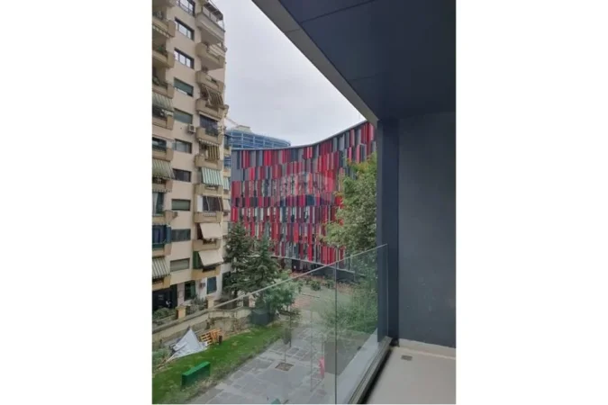 Tirane, jepet me qera apartament 2+1 , 145 m² 1.800 € 