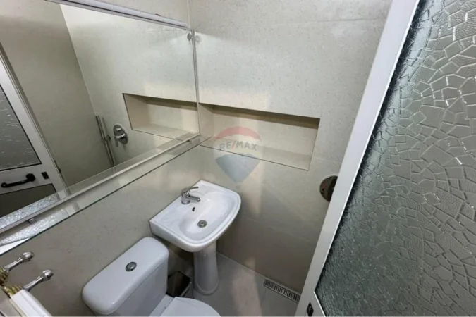 Tirane, jepet me qera apartament 1+1 , 37 m² 500 € 