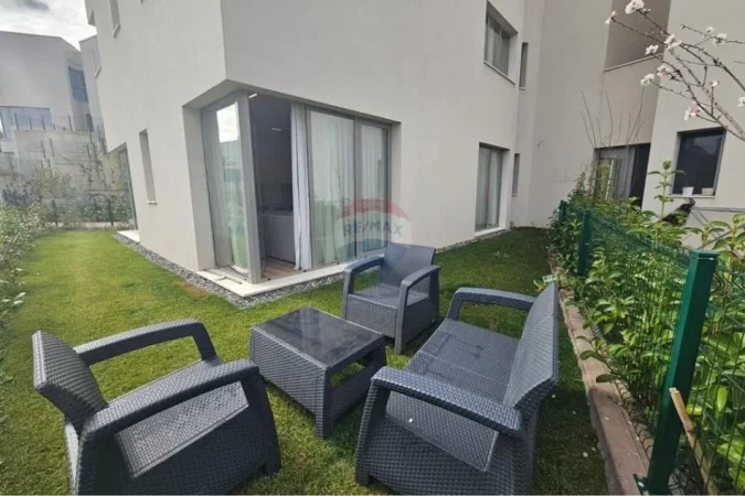 Tirane, jepet me qera apartament 3+1 , 130 m² 1.800 € 