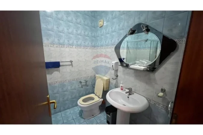 Tirane, jepet me qera 2+1+Ballkon , 115 m² 1.000 € 