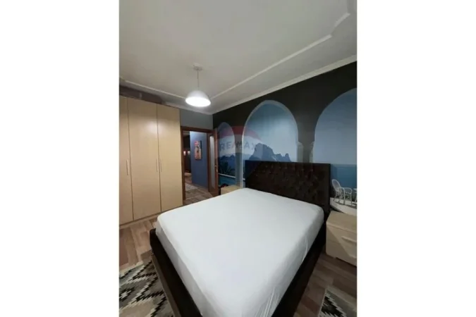 Tirane, jepet me qera apartament 2+1 , 120 m² 800 € 