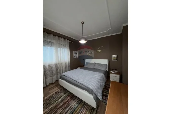 Tirane, jepet me qera apartament 2+1 , 120 m² 800 € 