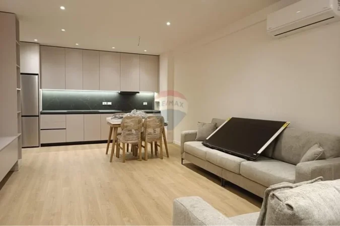 Tirane, jepet me qera apartament 1+1+Ballkon , 78 m² 800 € 