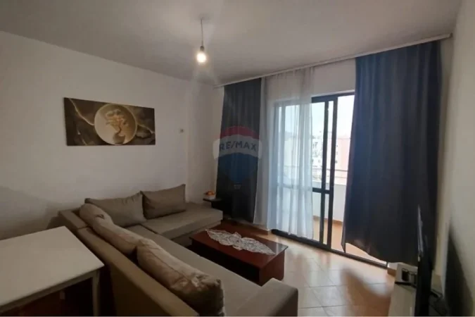 Tirane, jepet me qera 2+1 , 86 m² 550 € (Laprakë)