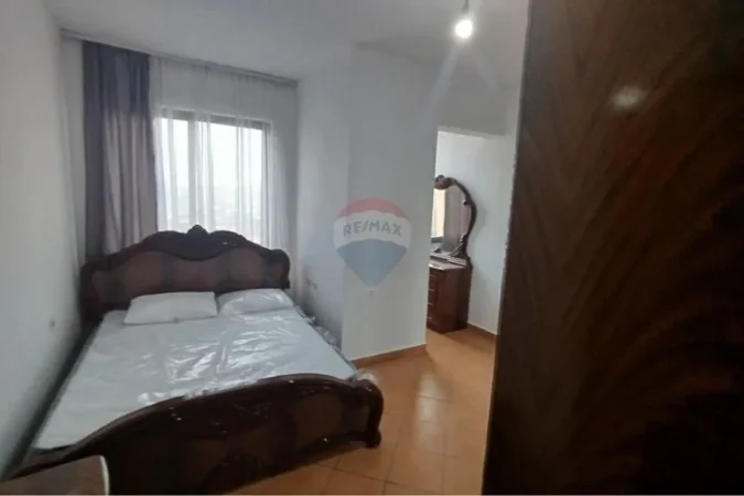 Tirane, jepet me qera 2+1 , 86 m² 550 € (Laprakë)