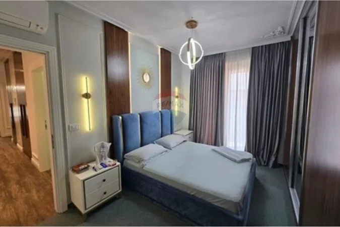 Tirane, jepet me qera apartament 3+1 , 135 m² 1.501 € 