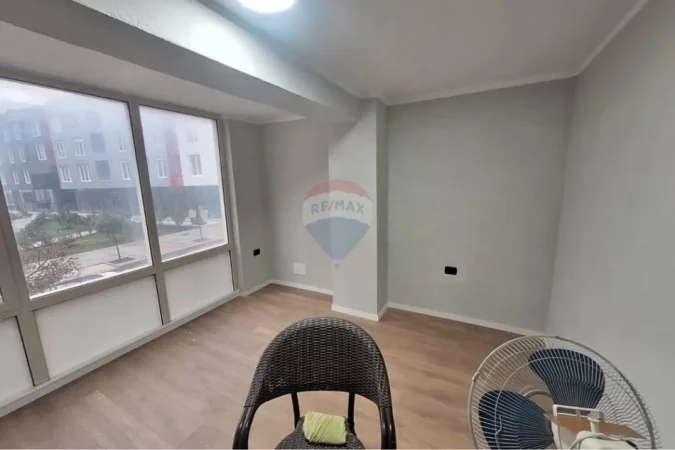 Tirane, jepet me qera apartament 1+1 , 65 m² 550 € 