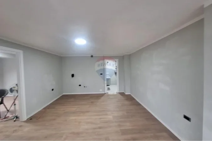 Tirane, jepet me qera apartament 1+1 , 65 m² 550 € 