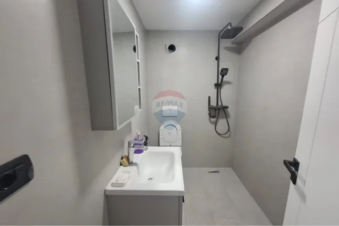 Tirane, jepet me qera apartament 1+1 , 65 m² 550 € 