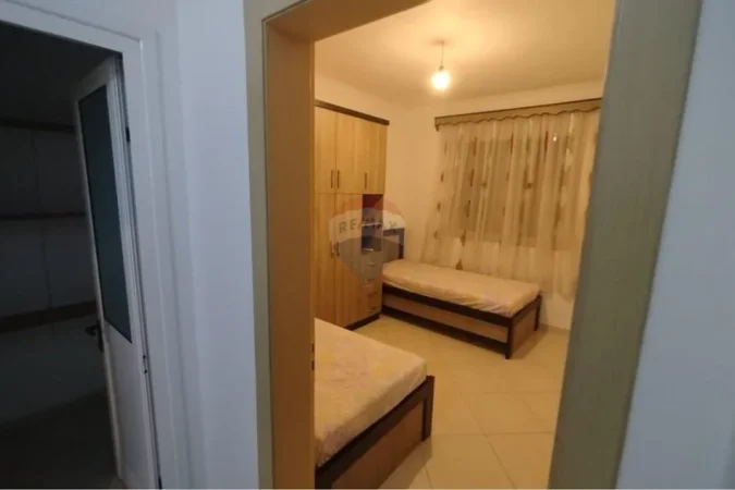 Tirane, jepet me qera 2+1 , 80 m² 600 € 